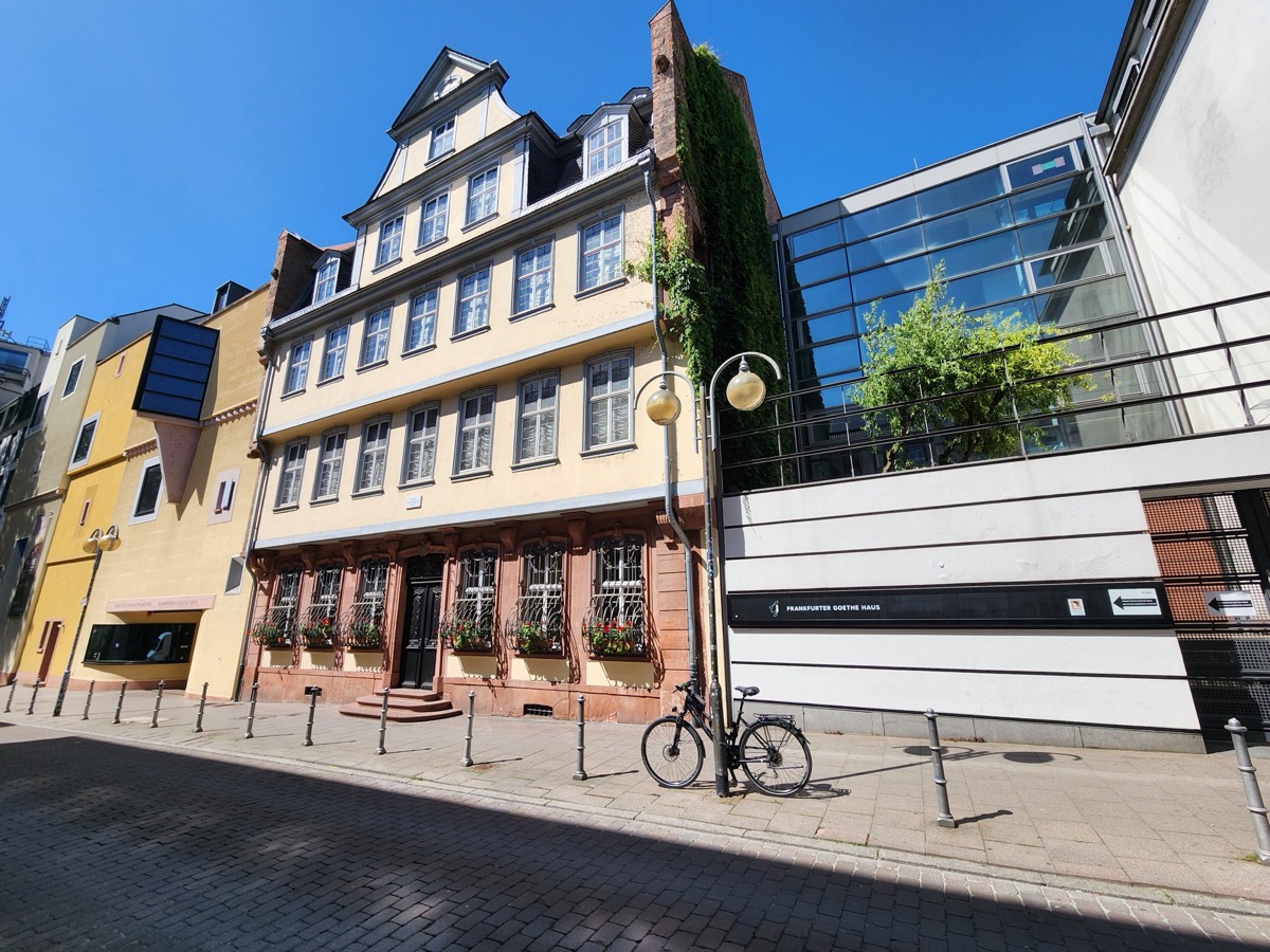 Fassade des Goethe-Hauses in Frankfurt