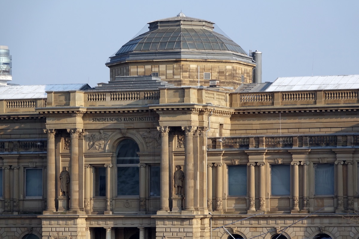 Kuppelfassade des Städel Museums in Frankfurt